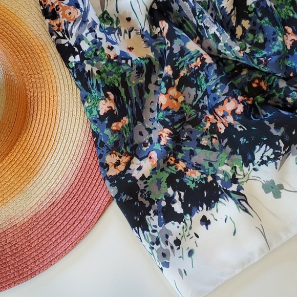 LAST CHANCE! CLOSET CLOSING! Strapless flowy tunic empire floral summer top - Picture 4 of 8